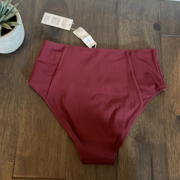🌸 3/$25 NWT - Escaping U-Neck Bikini Retro Bottoms - Picture 3 of 4